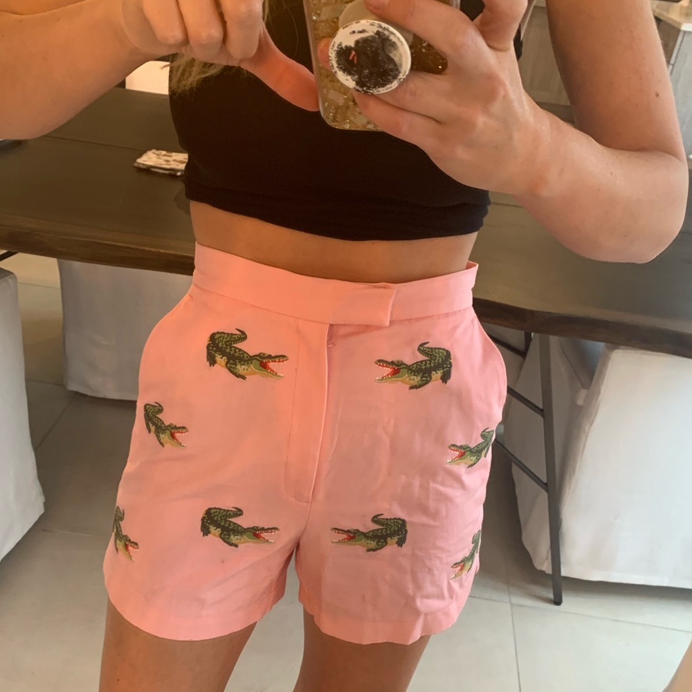 🛑SOLD🛑CJ Laing embroidered alligator vintage shorts